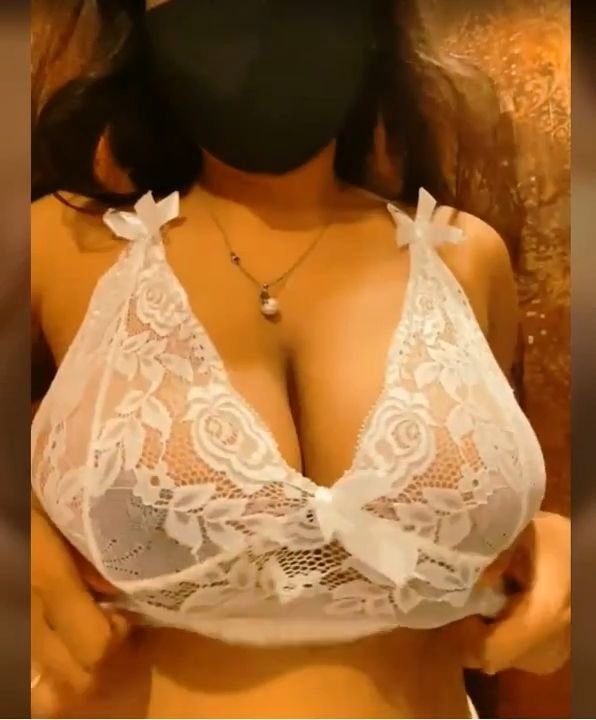 Haani Kaur on Stripchat Live